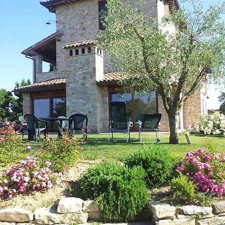 Agriturismo La Torraccia Тоди Экстерьер фото