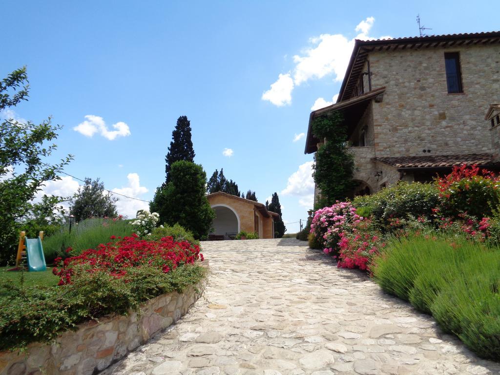 Agriturismo La Torraccia Тоди Экстерьер фото