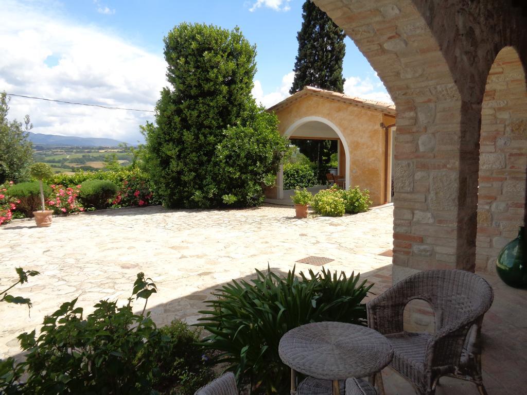 Agriturismo La Torraccia Тоди Экстерьер фото